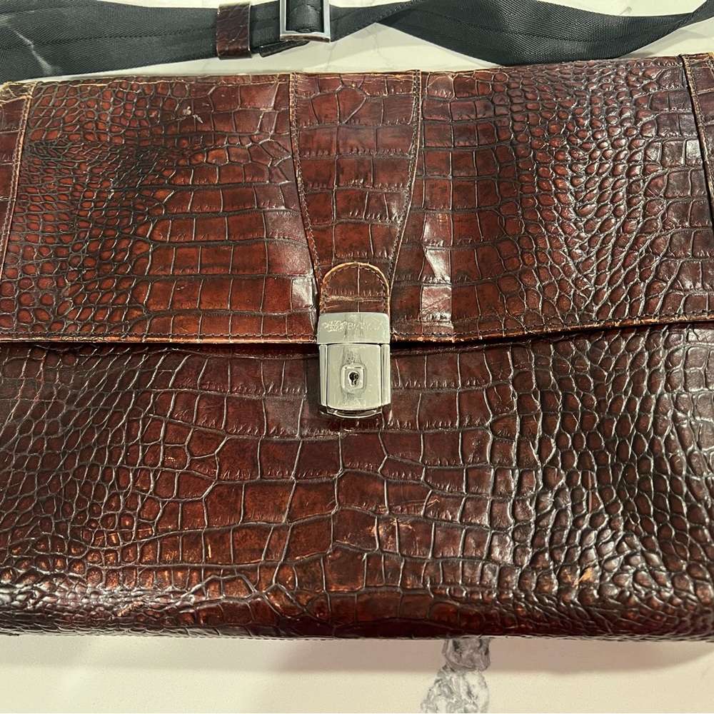 BOSCA Brown Leather Messenger bag with Structured Design and Silver Clasp